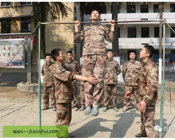 某外租小将单掌托出横梁，门线救险保住胜果