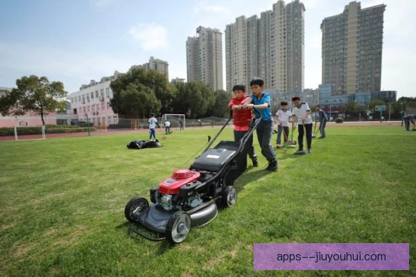 奥兰多魔术主场草皮维护，赛前养护与安全保障